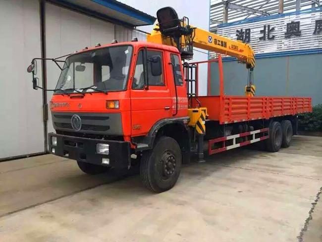 東風(fēng)153后八輪隨車吊