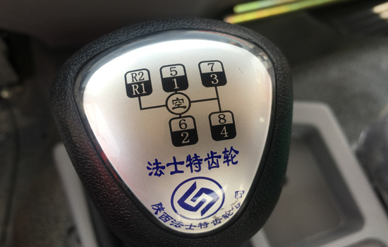 【國五】東風(fēng)后八輪挖機(jī)平板車