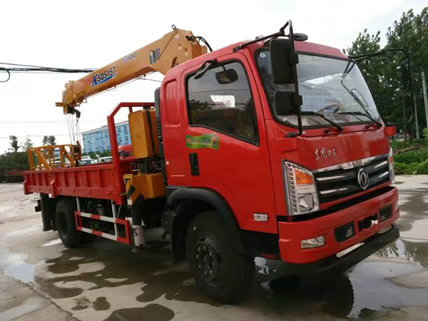 東風(fēng)廂長(zhǎng)3.6米藍(lán)牌隨車吊