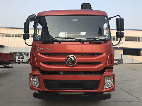 東風(fēng)后雙橋8.5米隨車(chē)吊