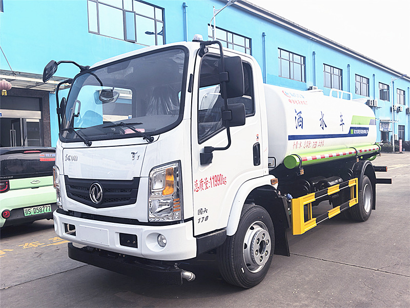 東風(fēng)華神T1灑水車(chē)