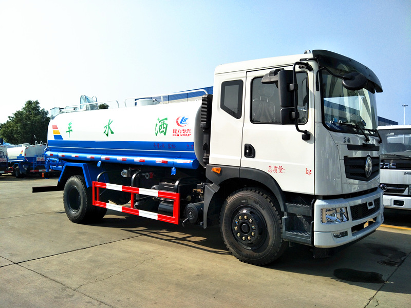 東風(fēng)T5新款灑水車(chē)