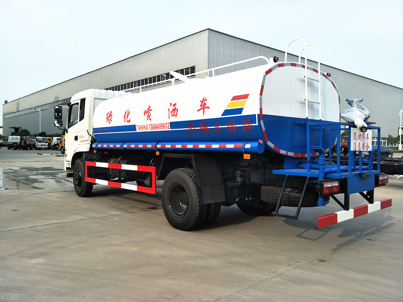 東風(fēng)專底仿天錦灑水車