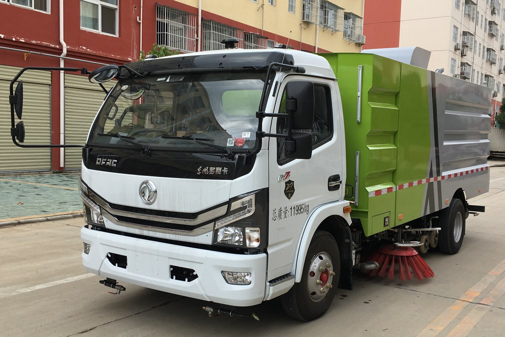 國六東風(fēng)5噸洗掃車配置，東風(fēng)多利卡D7洗掃車預(yù)售價(jià)多少