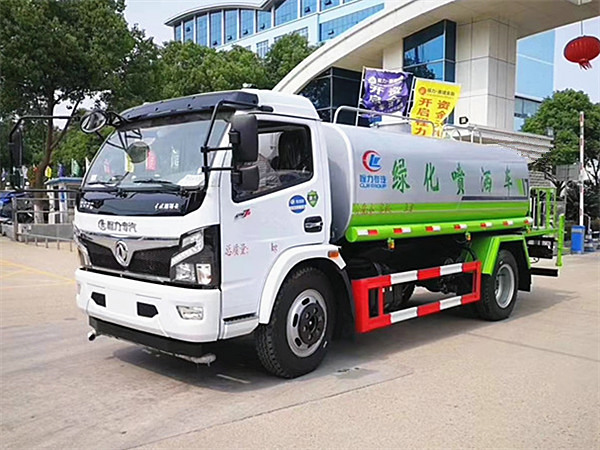 9噸灑水車多少錢，東風(fēng)福瑞卡9噸灑水車配置參數(shù)