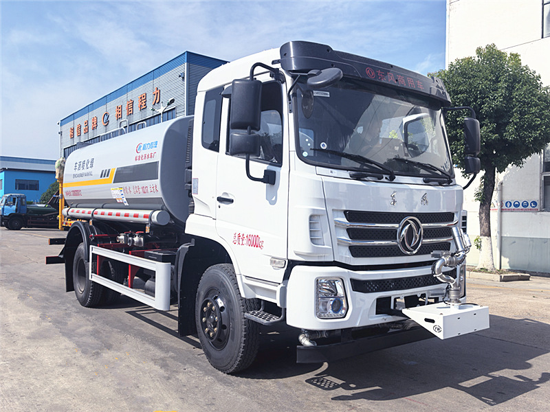 東風(fēng)商用CL6灑水車