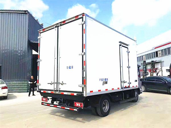 福田奧鈴速運(yùn)國六冷藏車