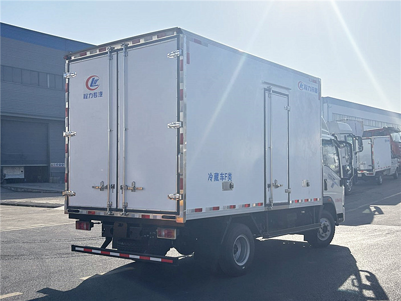 重汽豪沃統(tǒng)帥寬體冷藏車